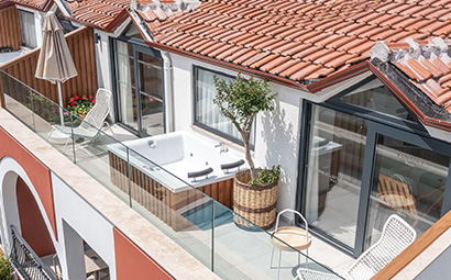 Grand Aquarium Hotel One Bedroom Apartment Annex with Jacuzzi