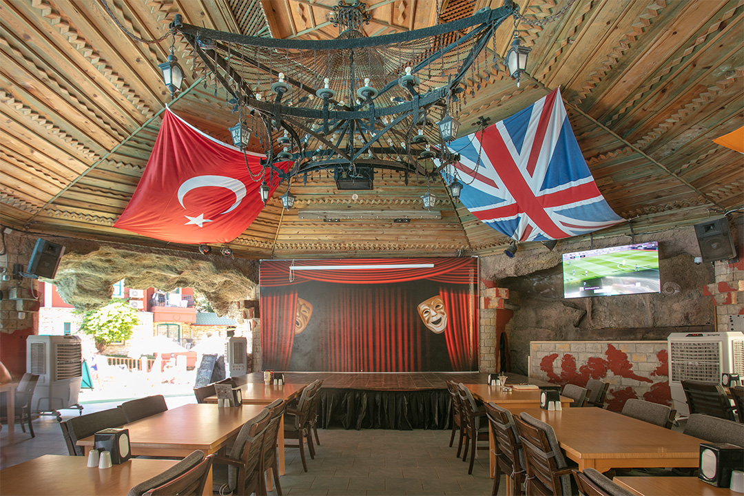 grand aquarium hotel entertainment