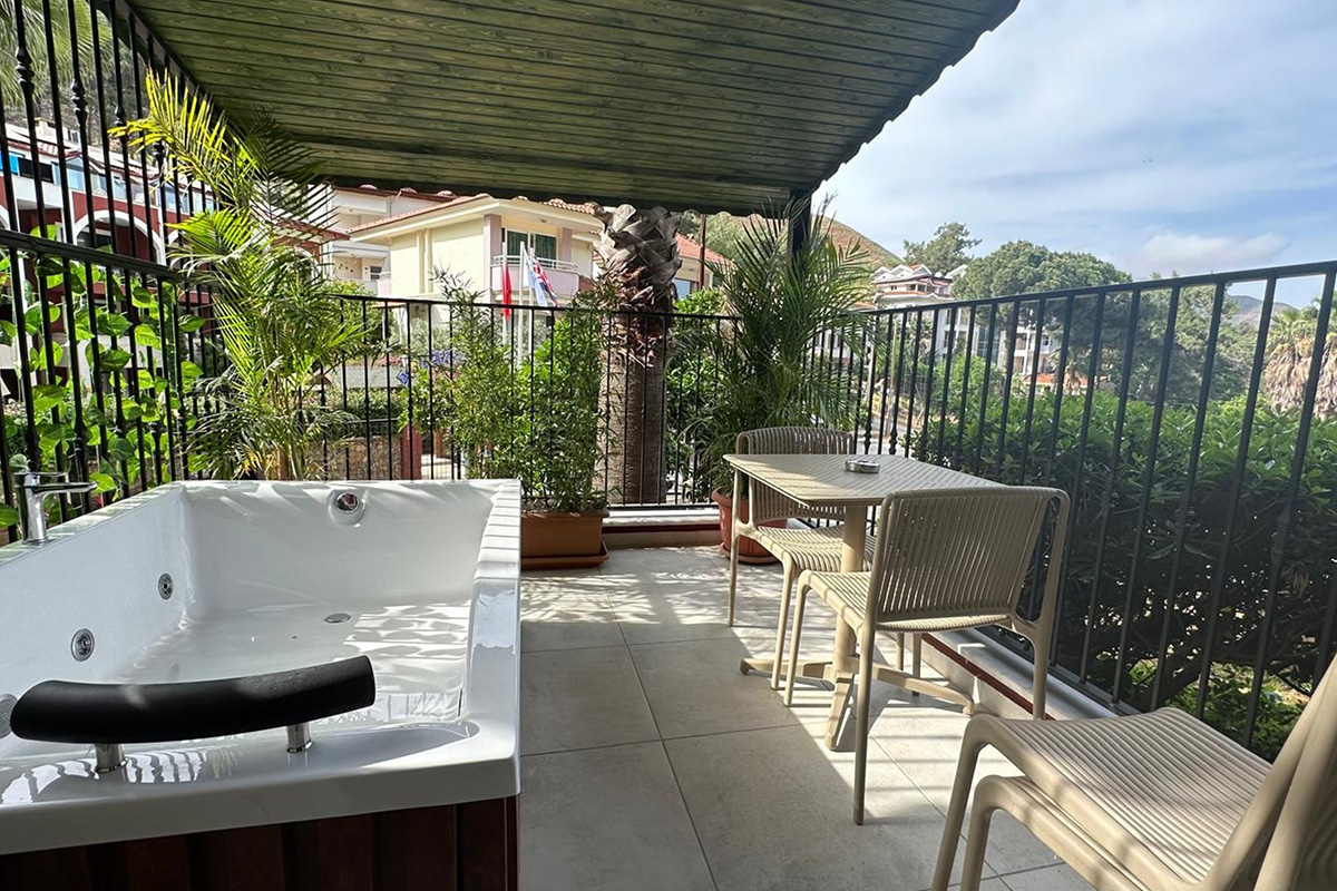 One Bedroom Main Building with Jacuzzi